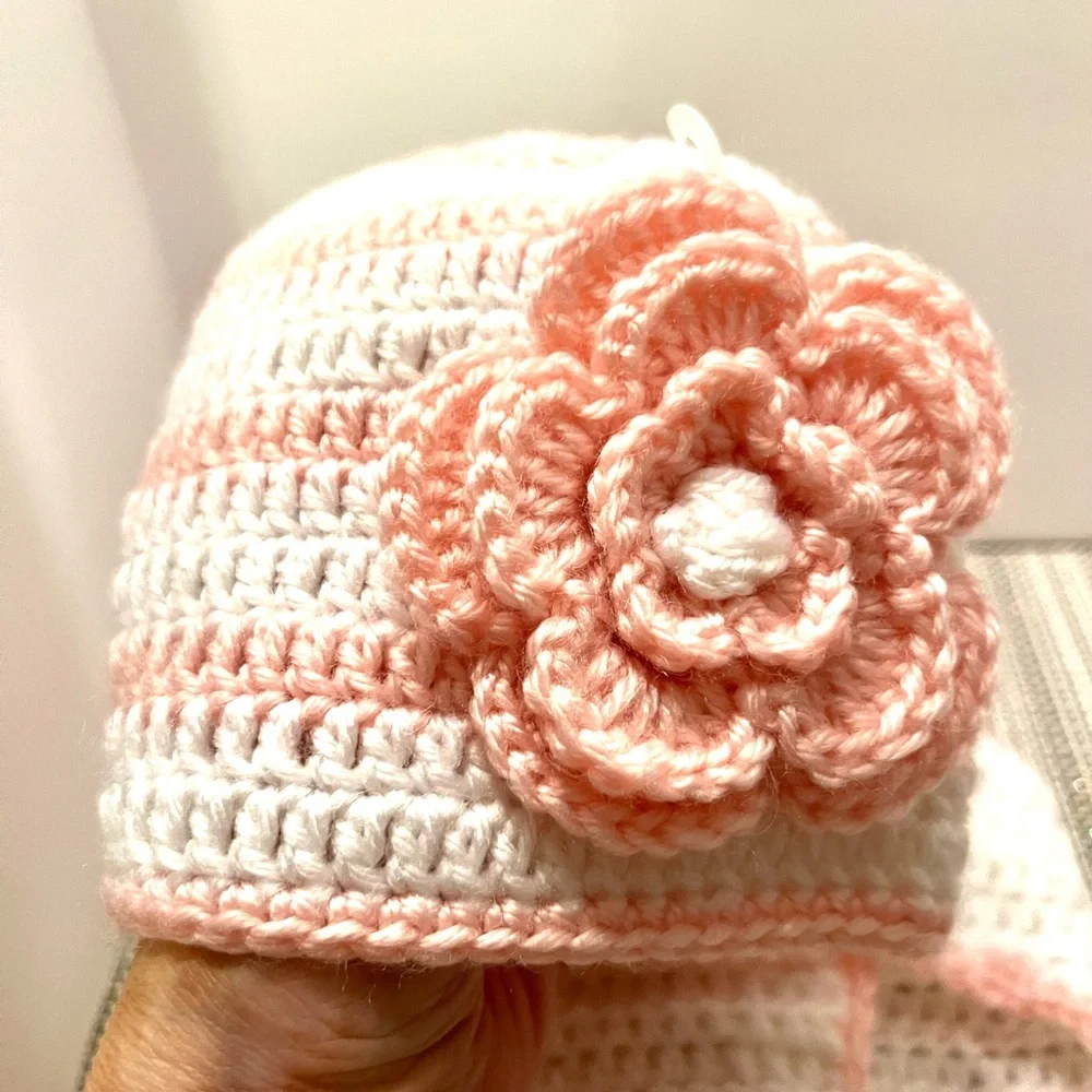Baby Gift Basket. Ceramic diaper holder, knit hat and diaper cover bed sheet NEW